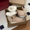 Australië Bagage Designer Reizen Pantoufle Ugglie Slipper Uggsboot Tasman Slippers Uggskid Mini Boot Herenschoenen Sneakers Zijkanten Enkel Harig Platform Sneeuwlaarzen