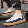 Scarpe eleganti Sneakers Uomo Vulcanizzate Tennis Sport PU SlipOn Mix Colore Buona qualità Skateboarding Walking Scarpe casual per uomo 231127