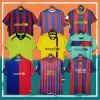 Maglie da calcio di Barcellona Retro Messis 2005 2006 2007 2008 2009 2010 2012 2012 2013 Shirt vintage Ronaldinho Xavi A.iniesta Henry 14 15 16 17 Uniforme calcistica