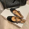 Sandaler Spring Women Pumps Patent Leather Round Toe Splicing Leopard Print OneLine Buckle Low Heel Women Shoes