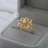 Bandringar Estetiska rostfritt stål Lotusringar för kvinnor Elegant Pearl Hollow Flower Finger Ring Vintage Wedding Jewelry Present Bague AA230426