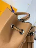 2024 Bolso tote elegante beige inspirado en el diseñador con elegante detalle de cadena y correa desmontable: accesorio versátil y elegante para cada ocasión 59203