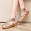 Sandalen Frau Damen Rom Hollow Out Female Bling Cyrstal Elegante Damen Zip Schuhe Damen Mode Wedges Peep Toe Schuhe