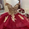 Czerwony na ramię Quinceanera sukienka balowa sukienka złota aplikacja koronkowe koraliki kryształ Tull księżniczka sukienka Słodka 15 -letnia sukienka imprezowa