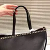 Borsa stilista Premium Elegante pendolare casual incontri tutti disponibili nella dimensione 35X29 Borsa tote rivettata Borsa a tracolla a mano