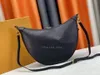 Sac en boucle de concepteur de luxe Sacs croissants 38 cm Hobo Designer Purse Cosmetic Half-Moon Baguette Underar Mandsbag Handsbody Metal Metal Chain Collection LL001