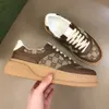 Designer sneakers överdimensionerade casual skor vit svart läder lyx sammet mocka kvinnor espadrilles tränare man kvinnor lägenheter spets plattform 1978 w452 05