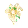 Broschen Koreanische Elegante Süßwasser Perle Grüne Blatt Blume Brosche Kreative Hohl Design Kleid Pins Frau Kleidung Zubehör Schmuck