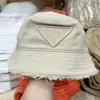 Designer Bucket Hats for Womens and Mens Classics Solid Four Seasen Unisex Fashion Casual Luxury Hats Tattered Cap