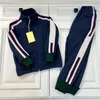 Barnflickor vintage mode två datorer Tracksuit lyxdesigner långärmad bomulls blixtlåsjackor med sportbyxor pojkar coola set barns höst vinterkläder