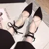 Scarpe eleganti 2023 Baotou punta a spillo piccolo dolce dolce perla cinturino alla caviglia con perline sexy tacchi alti femminili