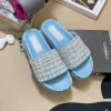 Designer Slippers Women Slipper Braid Slipper Camellia Sandals Knits Slides Sapatos de plataforma Bordado Letra de letra grossa Sandália de banda de fundo grossa sandália