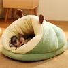 Chenils stylos chaud petit chien chenil lit respirant maison mignon pantoufles en forme de chat sac de couchage pliable lavable animal de compagnie 231127