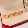 女性スタッドデザイナーのためのラブイヤリングチャームファインシルバーゴールドメッキ18K T0P最高のカウンター品質のクラシックスタイルのジュエリーボックス012