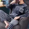 Herren-Nachtwäsche SUKAE Winter Herren-Pyjama-Set Eleganter Federdruck Vevlet Thermo-Nachtwäsche Lässige Langarm-Nachtwäsche für Männer Pj-Sets 231127