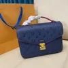 Bolsa tiracolo clássica com letras Luxos Bolsas de grife Bolsas de ombro femininas Bolsas de ombro Bolsas de grife Bolsas femininas Bolsa floral