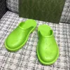 2023 Designers slip on för män Sandaler Tofflor Damplattform Slides perforerade sandaler Hollow Shoes Jelly färger sula Högklackat Sommar Gummisula mulesula