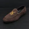 Designer Men Sapatos noivo Cabelador Bordado Bordado de Luxúria Vestido Palaval