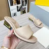 Femmes Pantoufles Designer Sliders Mode En Cuir Véritable Métal Talons Chunky Sandales Mules D'été À Bout Ouvert Solide Diapositives À Talons Hauts