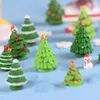 Dekorative Objekte Figuren Mini Weihnachtsbaum Paar Figur Puppe Garten Dekor Ornament Kinderspielzeug Miniatur Landschaft Menschen Statue Harz Handwerk 231124