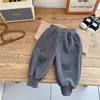 Pantalones bonitos de oso para bebé, pantalones harén de terciopelo, pantalones de chándal gruesos y cálidos para niño y niña, ropa deportiva para niño de invierno 2023