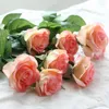 Kwiaty dekoracyjne 1PC Jedwabny sztuczny prawdziwy dotyk Róże weselne Fałszywe bukiety panny młodej Biała róża do wystroju