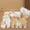 Set di abbigliamento Four Seasons Style 22 ~ 26 pezzi New Born Baby Pagliaccetti in puro cotone Vestiti Confezione regalo neonato