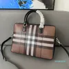 Ontwerpers aktetas Luxury Men Business Bags Pakket Striped Design Laptop Bas Letter Design Leather Handtas Messenger Capaciteit Schouder Handtassen Versatiel leuk