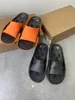 Unisex Schuhe Hausschuhe London England Orange Schwarz Bucklow Slides Bucklow Molded Logo Slides Fashion Show Runway European Size 35-44