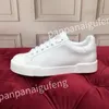 2023 Hot Luxurys Designer Track Sneakers Plate-forme Entraîneur Chaussures Hommes Femmes Cuir Sneaker Blanc Noir Chaussures confortables