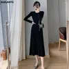 Casual Dresses Korean Fashion Pullover Tröja Sticked Women Autumn Winter Long Sleeve White Black Knit Dress Elegant Vintage