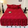 Spódnica łóżka czerwona pojedyncza kawałek Zimowe mleko Pluszowe okładka bez poślizgu Trzy trzy