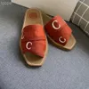 Slippers de alfabeto feminino verão wai desgaste 2023 sandálias de sandálias de novo estilo