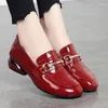 Модельные туфли, 2023 г., женские классические туфли для вечеринок, ночного клуба, красные квадратные каблуки, повседневные милые туфли цвета хаки из искусственной кожи, яркие кожаные туфли, размер 35-41