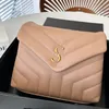 Women Classic Loulou Messenger Flap Bag Bag غرزة على شكل حرف V Gold/Silver Metal Hardware حزام جلدي قابل للتعديل