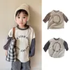 T-shirts Vêtements pour enfants Style coréen LETTRES À MARQUES LONGES T-shirts Baby Boy Girl Tops Kids T-shirt T-shirt d'automne Tee Shirts Vêtements 230427