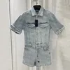 Kobiety Designer Designer Jean Rompers z krótkim rękawem Jokadki z talii z łańcuchem metalowym odznaką Summer Vintage w stylu dżinsy xzyt