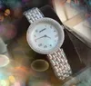 Mode populaire pour femmes petit cadran numérique romain montre Cystal dames bande en acier inoxydable plein de diamants anneau cristal miroir Quartz table noble montres élégantes cadeaux