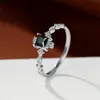 Trouwringen Eenvoudige mannelijke vrouwelijke zwarte zirkoon stenen ring trendy zilveren kleurbetrokkenheid charme kristallen vierkant voor vrouwen menwedding rita22