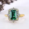 Anneaux de mariage Huitan luxe carré vert zircon cubique tempérament bandes élégantes accessoire pour femmes anniversaire fête bijoux 231124