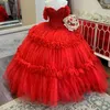 Röd älskling glänsande quinceanera klänning från axel spetsblommor pärlor tull fest prinsessa söt 16 bollklänning vestidos de 15 anos