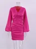 Robes décontractées 2023 Automne Femmes Élégant Lanterne Manches Rose Rouge Sexy Mini Robe De Soirée Femme Doux Col En V Satin Longue Moulante