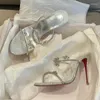 Тапочки серебряный серебряный страза с узкой полосой сандалии летние круги с открытыми сексуальными бриллиантами кожаные женские туфли для женщин