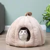 Mats Hot Sell Cat House Dog for Cats 수면 침대 작은 개 애완 동물 따뜻한 매트 겨울 침대 새끼 고양이 동굴 둥지 집 홈 강아지 창문 드롭 핑