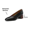 حذاء اللباس Blapunka نساء بلوك الكعوب الحقيقية الأصلية مضخات أسود عارية متوسطة الغنم ناعمة للسيدات الضحلة البيج 42