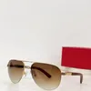 Ny modedesignpilot solglasögon 8200859 Metal Half Frame trätemplen Enkel och mångsidig stil utomhus UV400 -skyddsglasögon