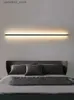 Lámparas de pared Lámpara de pared dormitorio luces de noche luminarias decorativas nórdicas línea luz minimalista tira larga fondo negro luz de pared habitación Q231127