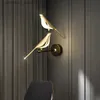 Vägglampor moderna led Golden Bird Wall Lamp Parlor Bedside Hanging Light Novelty Rotertable Wall Lamp Bedroom Wall Decor Foyer Wall Sconce Q231127