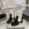 Nowe designerskie buty wypolerowane błyszcząca skórzana krat -romb patchwork Patchwork High Obcowanie gumowa podeszwa zewnętrzna najnowsze style klasyczne czarno -białe kolory z pudełkiem