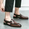 Kleidschuhe Braune Herren-Sommersandalen mit schwarzem Schnallenriemen für Herren mit Business-Formalität 231124